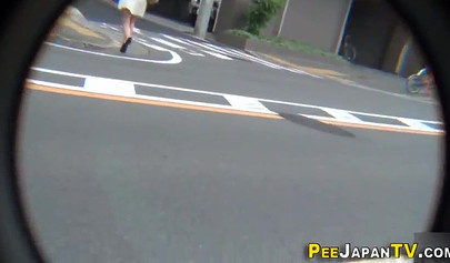 Japanese teen babe pisses in public and feels that adrenaline rushing thrill