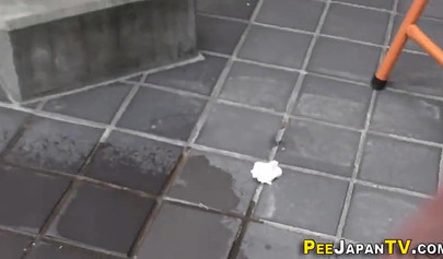 Japanese teen babe pisses in public and feels that adrenaline rushing thrill
