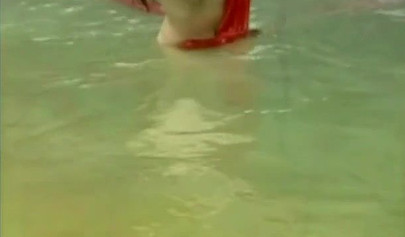 Stunning Chinese babe strips down to reveal her unshaven pussy