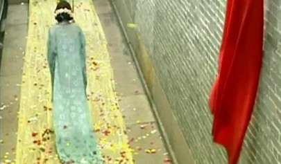 Stunning Chinese babe strips down to reveal her unshaven pussy