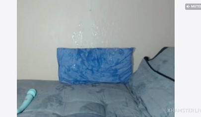 Curvy Latina brunette squirting on webcam with a big vibrator