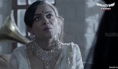 Gorgeous Indian lesbian Julia Ann fingering her horny girlfriend