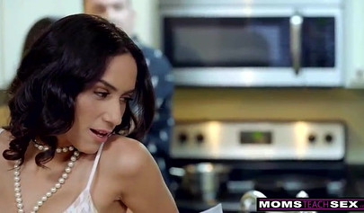 Brunettes Katya Rodriguez & Tia Cyrus satisfy hunger for a hard cock