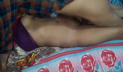Indian teen gets screwed by her classmate in homemade scene