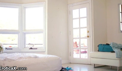 Natural teen Eliza Ibarra deepthroats and humps a throbbing dick