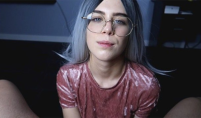 Teenage nerd grabs a nice white dick and sucks it well in POV