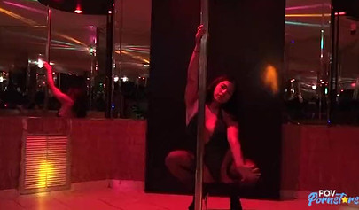 Bootylicious stripper Julz Gotti gives a lap dance to her fan and fucks him