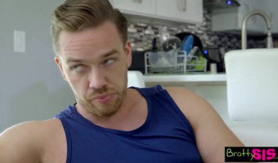 Teen Jessie Saint gets her leggings ripped and pussy dicked by a strepbro