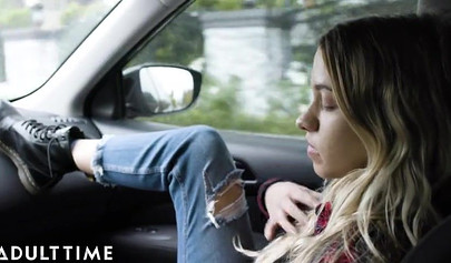 Dirty teenage lesbians Gia Derza & Khloe Kapri fuck late night