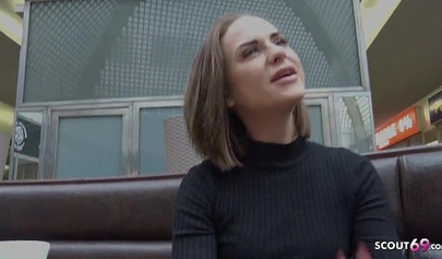 Hot German teen Vinna Reed strips and has sex at the casting