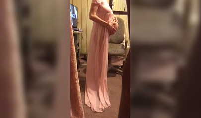 Stunning pregnant brunette sucking a big cock before labor