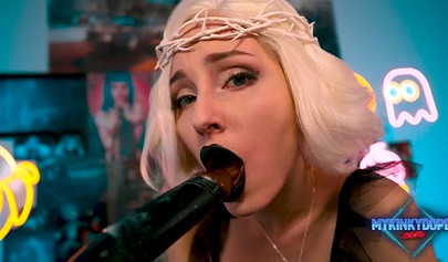 Gorgeous blonde Mykinkydope in cosplay strokes her pussy with big dildo