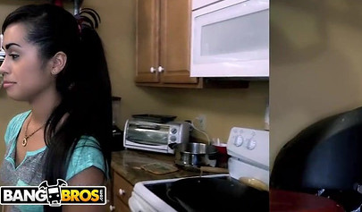 Sexy Latina maid Eva Saldana pounded while doing chores