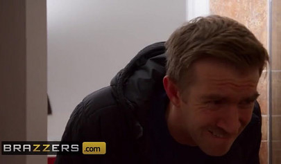 Stranger Danny D gets lucky with famous pornstar Anna Bailey