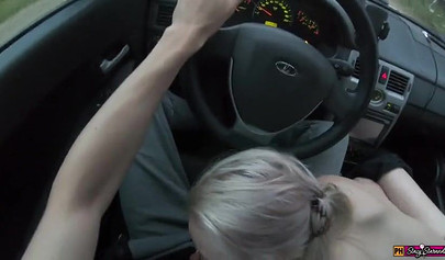 Teen hitchhiker offers her pussy for a car ride