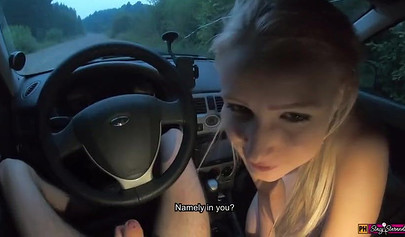 Teen hitchhiker offers her pussy for a car ride