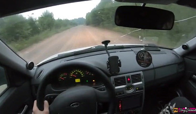 Teen hitchhiker offers her pussy for a car ride