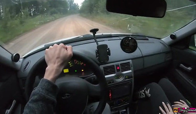 Teen hitchhiker offers her pussy for a car ride