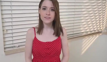 Beautiful amateur teen Alice Merchesi got cumshot after sloppy blowjob