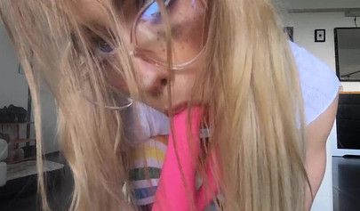 Beautiful amateur blonde squirting on big toys during quarantine