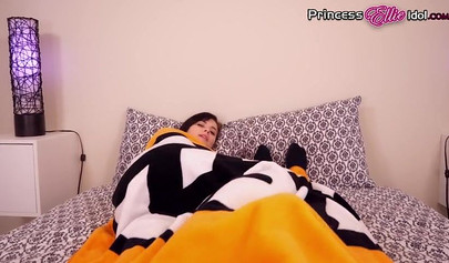 Playful brunette Ellie Idol gets a deep creampie from stepbrother