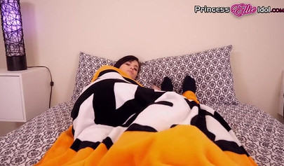 Playful brunette Ellie Idol gets a deep creampie from stepbrother