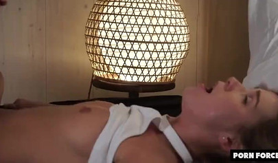 Sexy amateur Alexis Crystal gets a deep creampie after rough sex