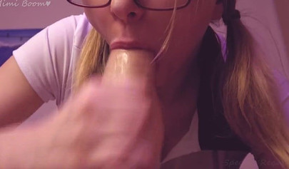 Beautiful amateur blonde giving sloppy blowjobs gets an oral creampie