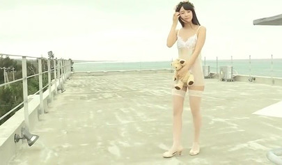 Petite Asian babe plays in sensual solo sessions