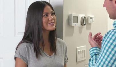 Young Violet Myers gives the most relaxing massages