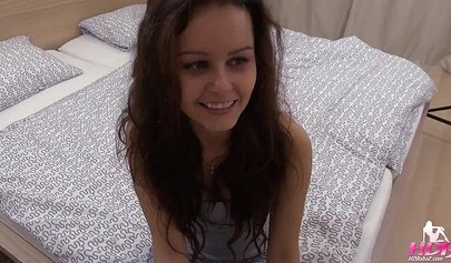 German slut wins the casting interviewer with her sucking skills