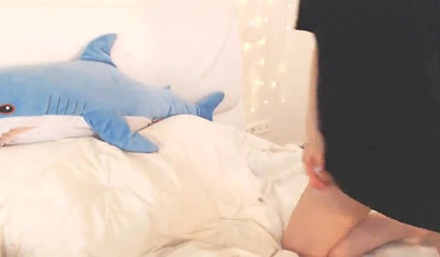 Barely legal teenager rubs her pussy on camera