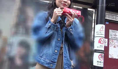 Skinny Asian babe needs a treat for her pussy