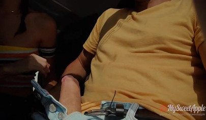 Hot fat ass Latina gives a blowjob in public