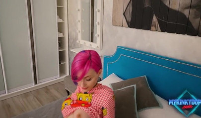 Tiny pink haired teen Mykinkydope cumshot after hardcore fucking