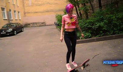 Tiny pink haired teen Mykinkydope cumshot after hardcore fucking