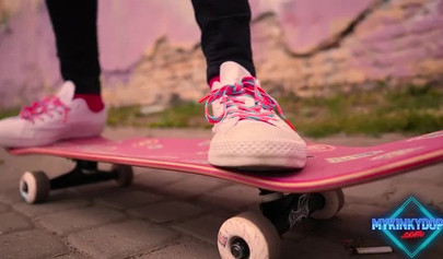 Tiny pink haired teen Mykinkydope cumshot after hardcore fucking