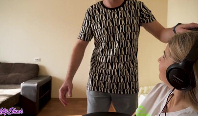 Stunning amateur blonde teen got a big oral creampie from stepdad