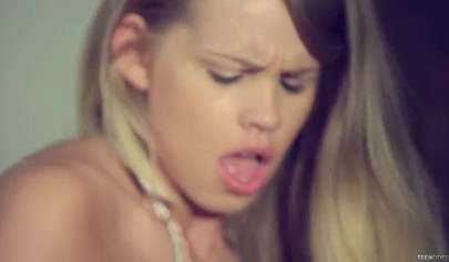 Blonde knockout Britney Young eaten out and drilled missionary style