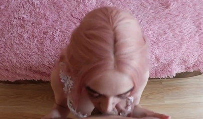 Cock sucking skank treats the date with long tongue blowjob