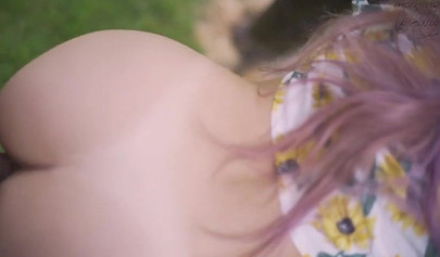 Morning pleasure and a wet creampie in public