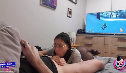 Chinese teen June Liu blows her boyfriend's cock