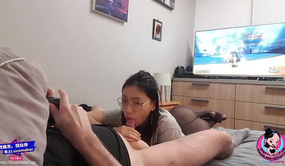 Chinese teen June Liu blows her boyfriend's cock