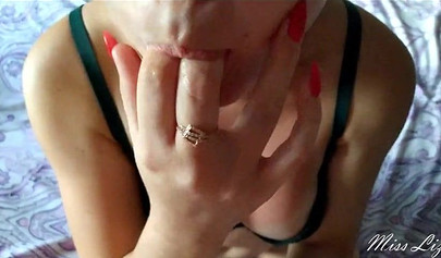 Curvy Russian MILF Miss Liz rides a cock HD