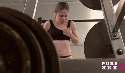 Tiny teen Lucie Bee screws her handsome gym instructor