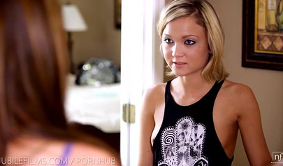 Petite teens Dakota Skye & Emma Stoned stripping and scissoring on the bed