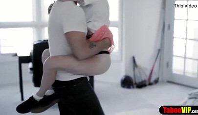 Teen with a meaty pussy loses her anal virginity