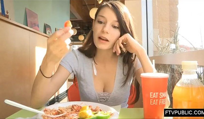 Teenage stunner flashing her big tits at the restaurant