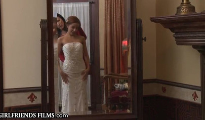 Sultry teen Vanna Bardot eating big boobed MILF's mature pussy