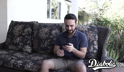 Sexy teen with big tits Quinn Wilde enjoying sofa sex with her boyfriend